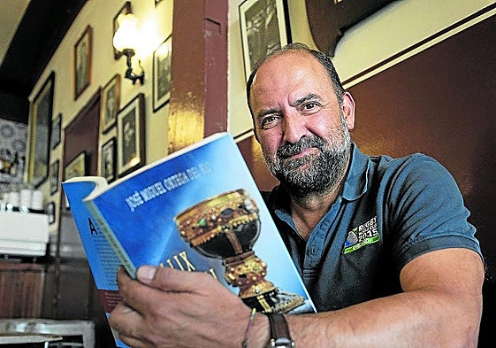 José M. Ortega, con su novela.