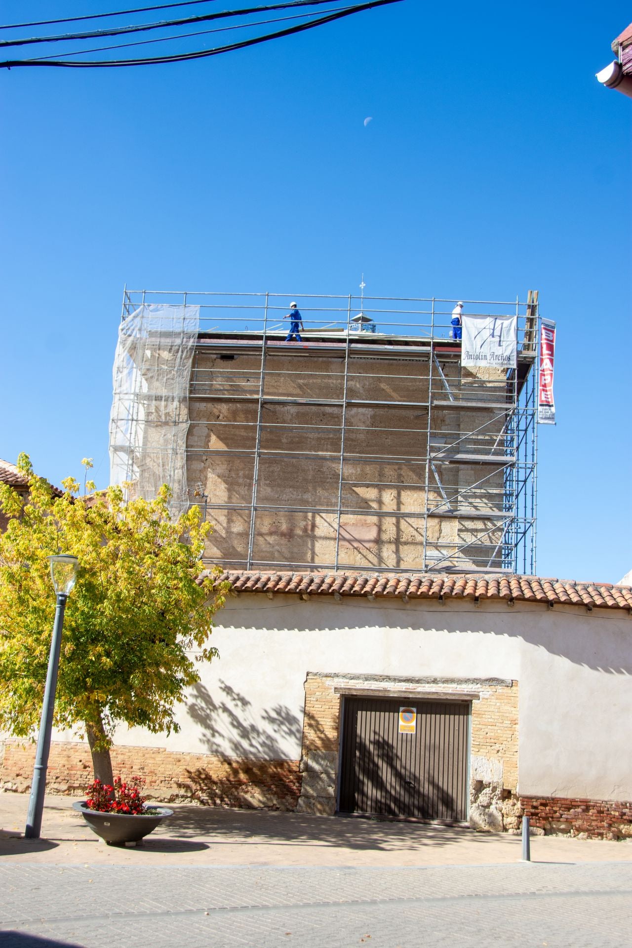 Así avanzan las obras de mejora de la iglesia de Grijota