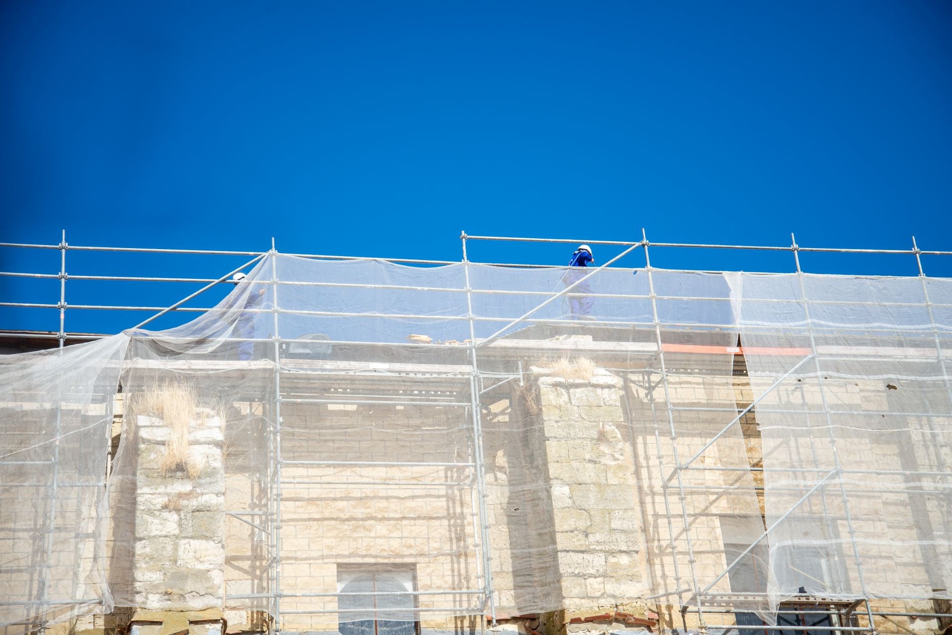 Así avanzan las obras de mejora de la iglesia de Grijota