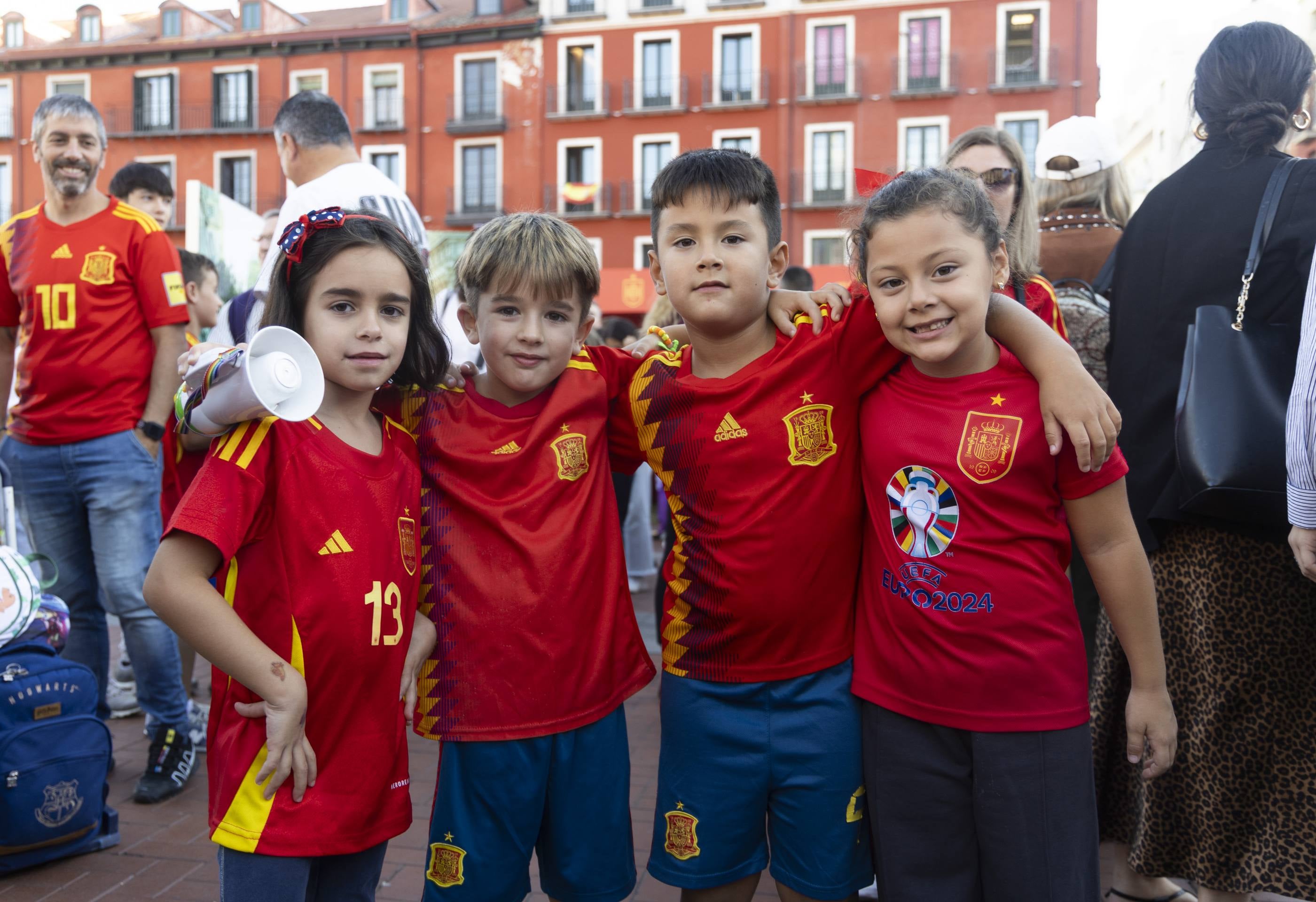 Las imágenes del fanzone del España-Bulgaria