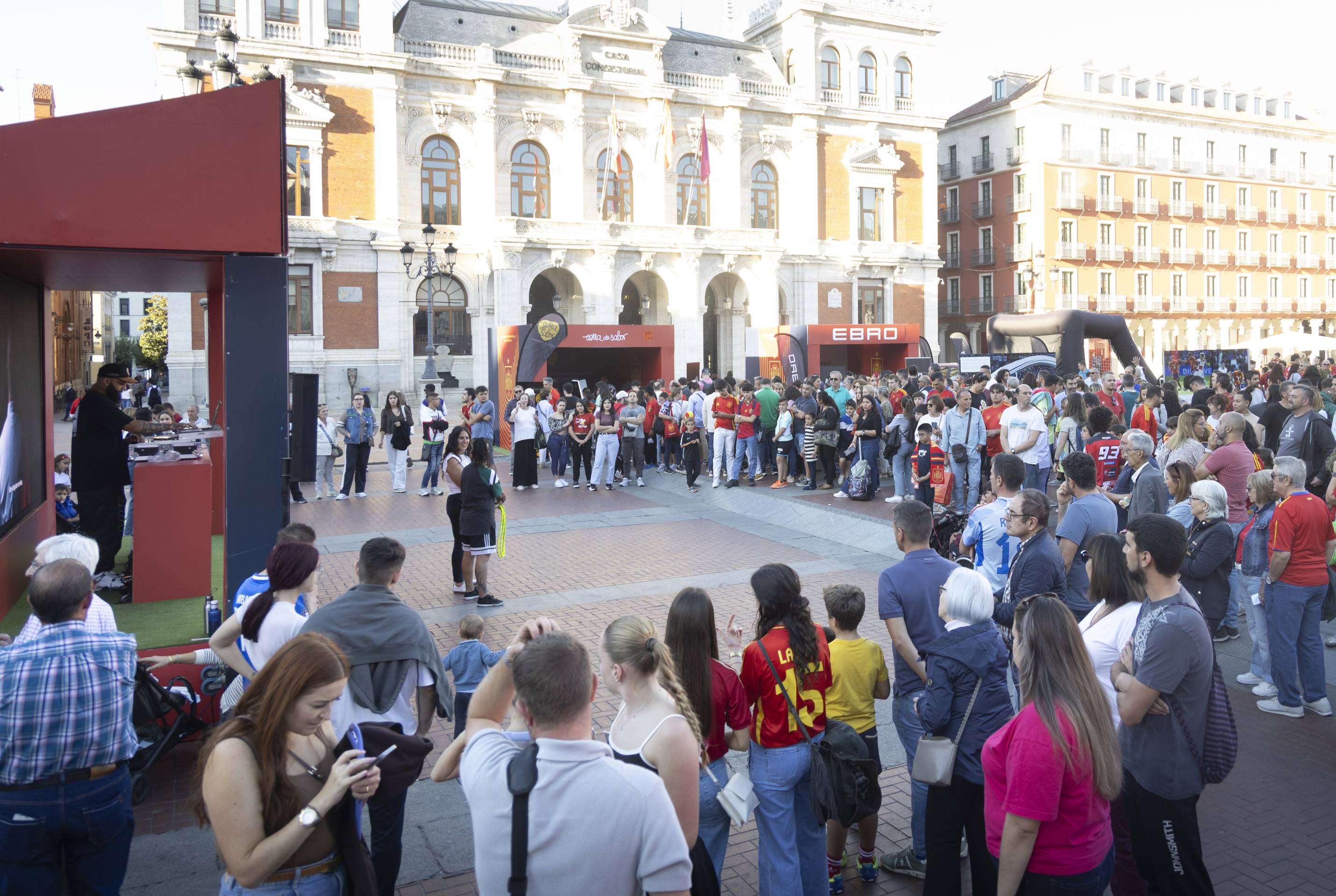 Las imágenes del fanzone del España-Bulgaria