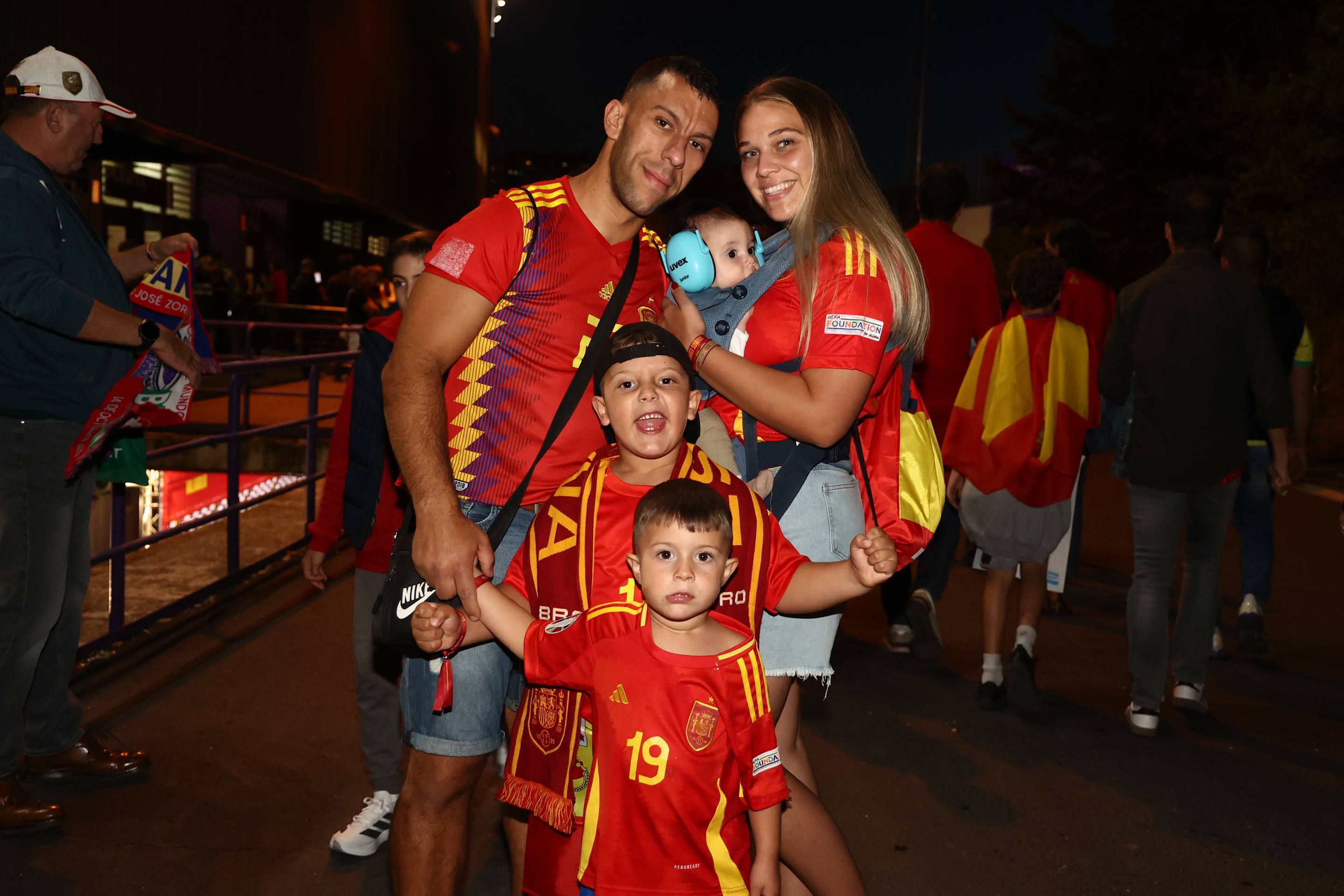 Las imágenes del ambiente en la previa del España-Bulgaria