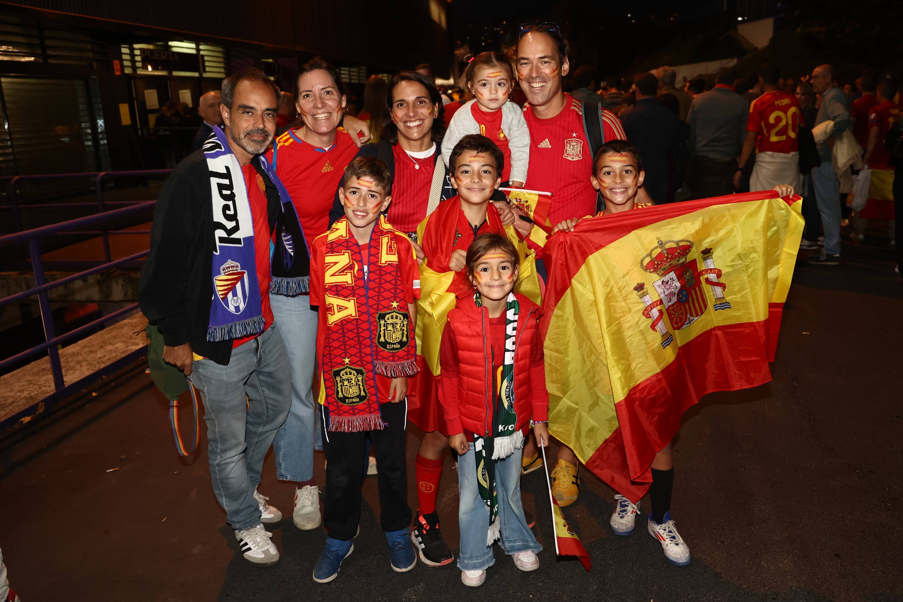 Las imágenes del ambiente en la previa del España-Bulgaria