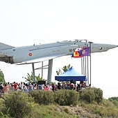 F-4 Phantom II, ubicado en Antigüedad, un homenaje a los hermanos César y Augusto Martín Campos.