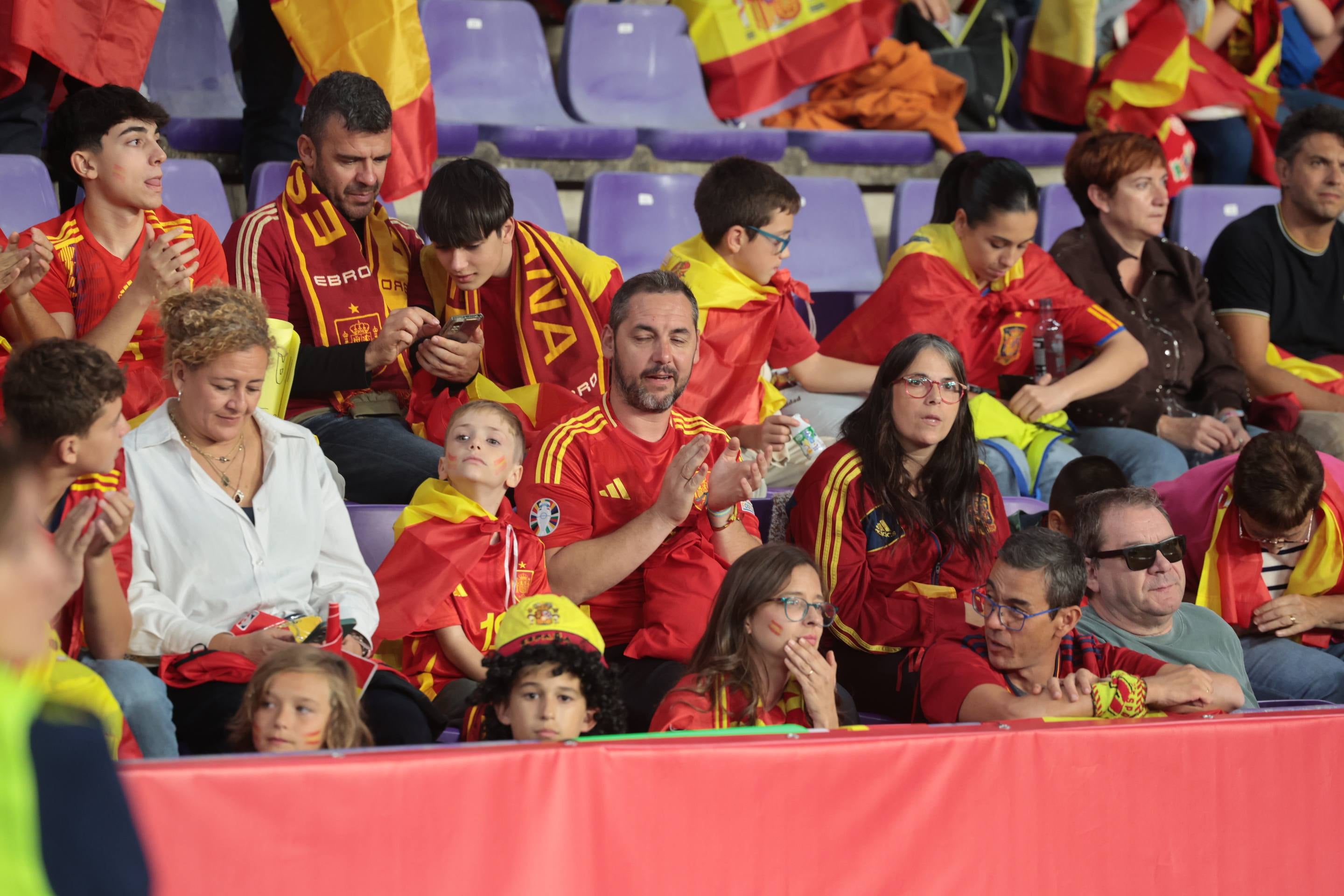 Búscate en la grada del José Zorrilla (1/4)