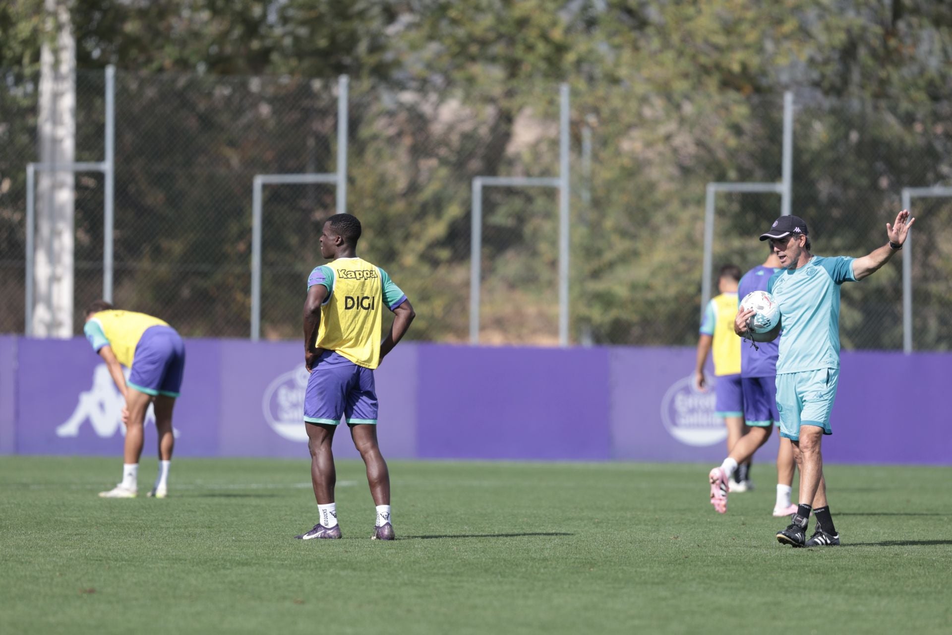 Las imágenes del entrenamiento del Real Valladolid tras la victoria en Burgos