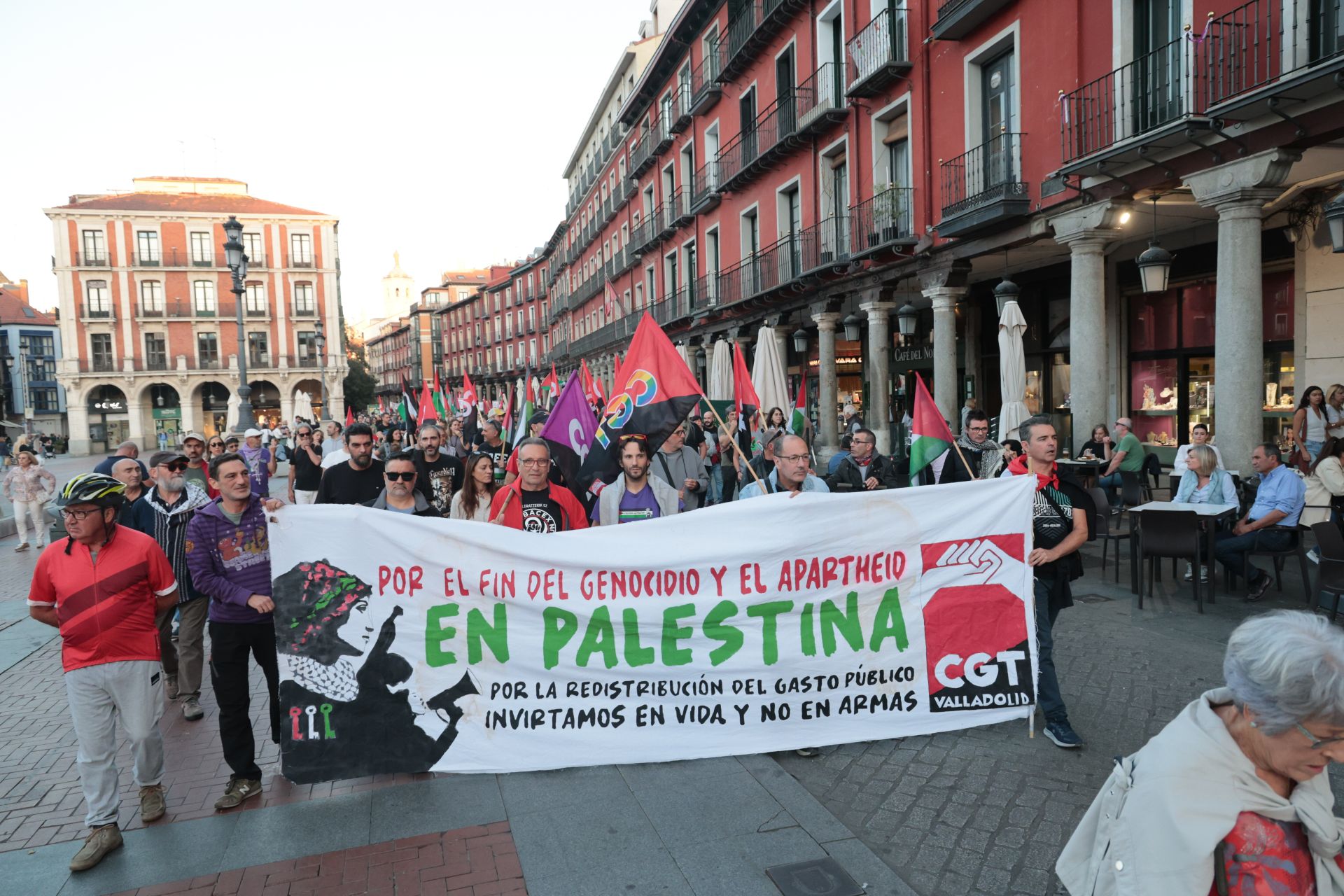 Las imágenes de la manifestación de la Plataforma Solidaria con Palestina de Valladolid