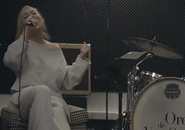 Amaia durante el vídeo.