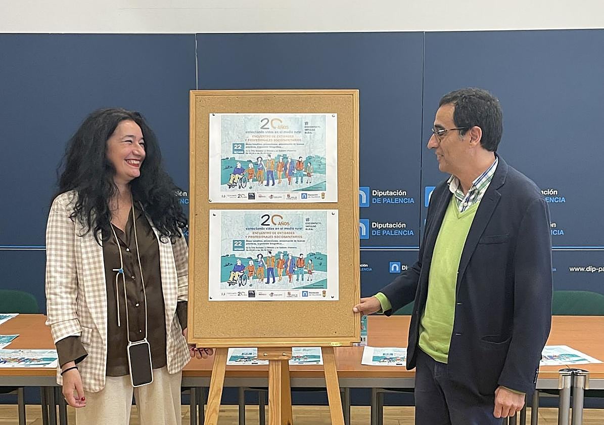 Asun Elorduy, con el diputado Juan Antonio Obispo, presentan el programa.