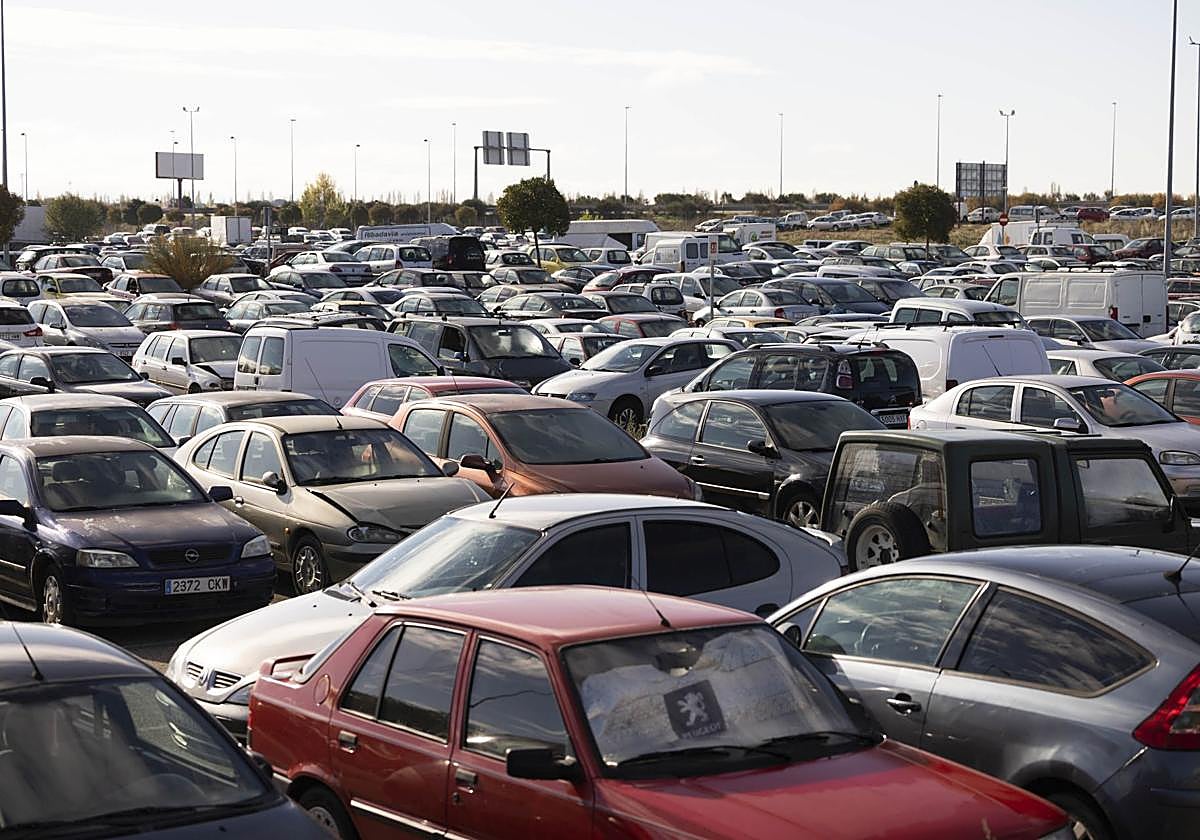 Imagen de archivo de depósito de vehículos de El Peral.