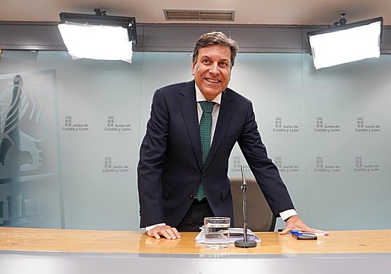 Carlos Fernández de Carriedo, en la rueda de prensa tras el Consejo de Gobierno.