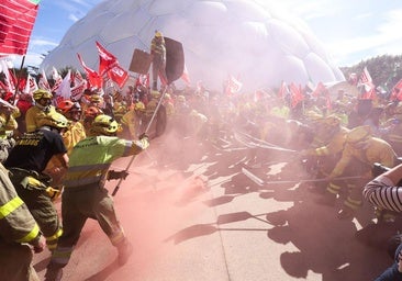 Critican que la Junta «desmantela» el operativo antiincendios mientras publicita un «plan engañoso» de estabilidad