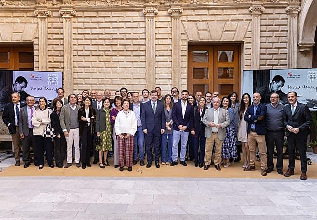 Autoridades y la familia Delibes al completo en la inauguración de la Casa Delibes.