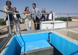 Visita del consejero de Medio Ambiente, Suárez-Quiñones, el pasado mes de agosto a la depuradora de Cisneros.