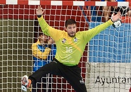 César Pérez, clave en los minutos finales del encuentro del Recoletas en Alicante.