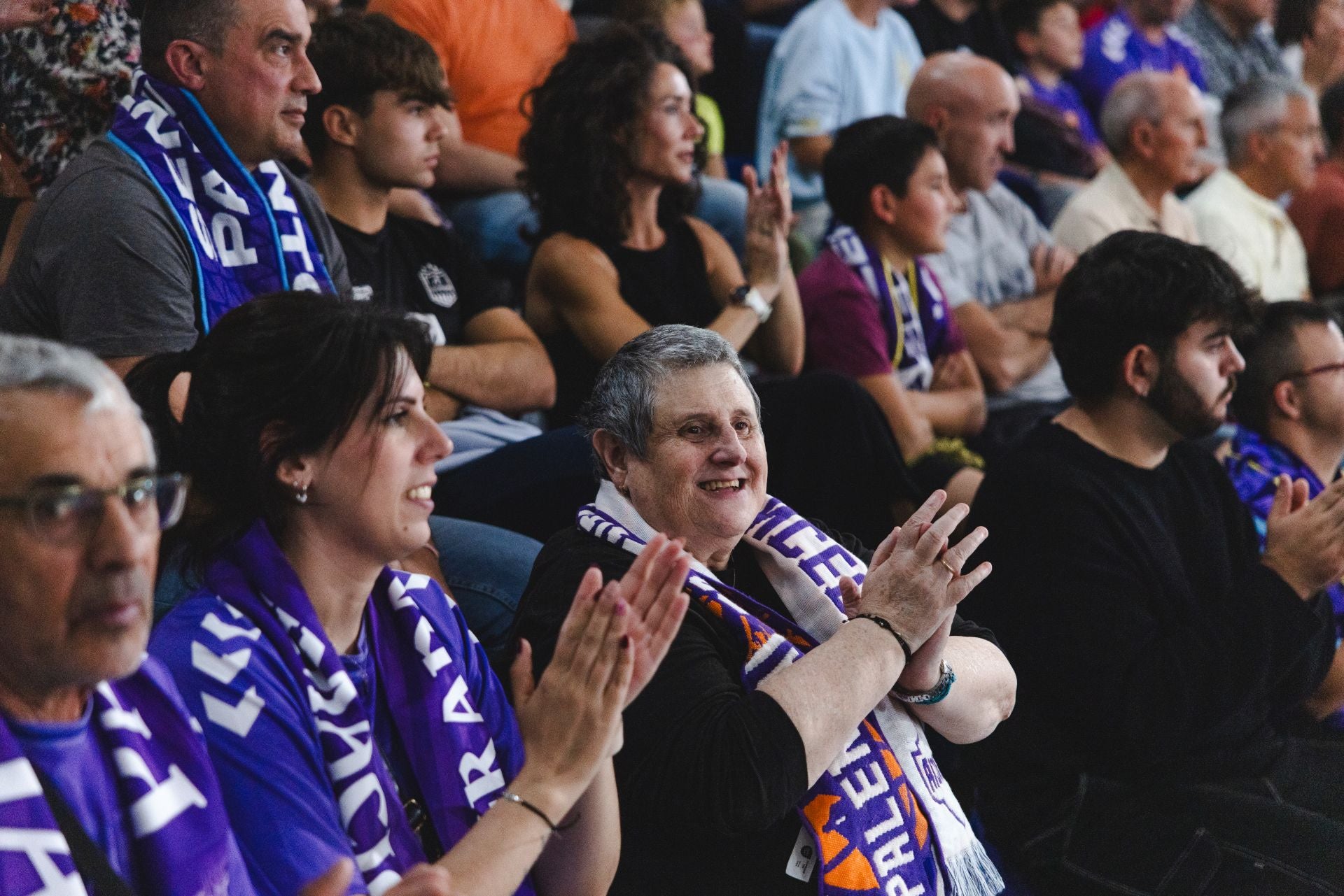 Búscate en las gradas del Súper Agropal-Menorca