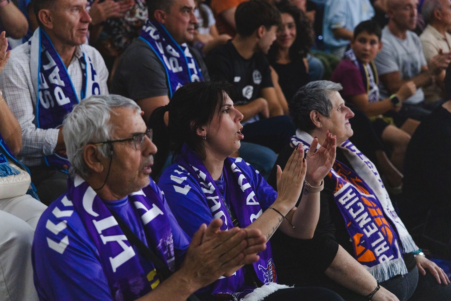 Búscate en las gradas del Súper Agropal-Menorca