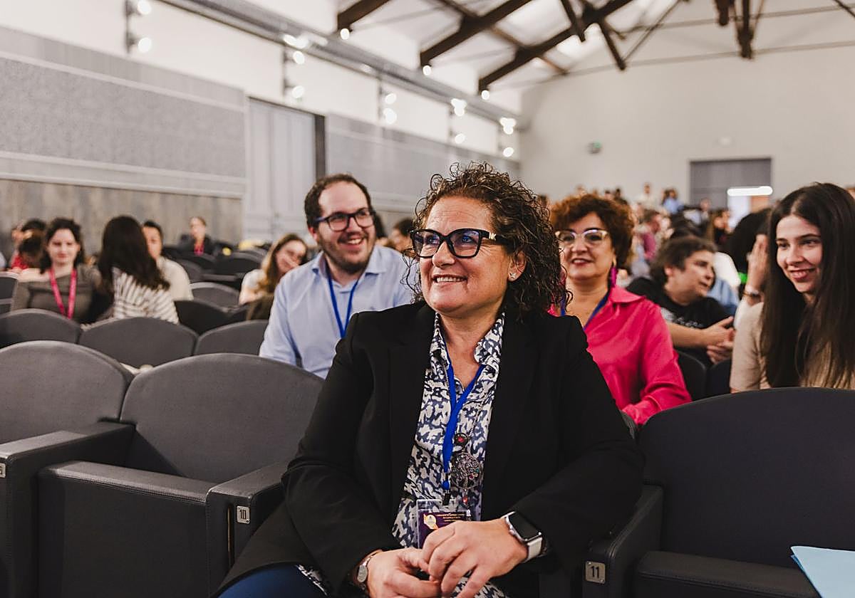 Susana Zurro, en el congreso, junto a otros participantes.