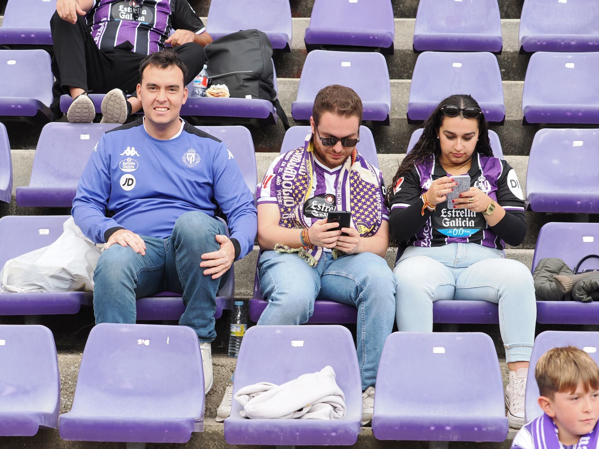 Búscate en la grada del Real Valladolid-Sporting de Gijón (1/4)