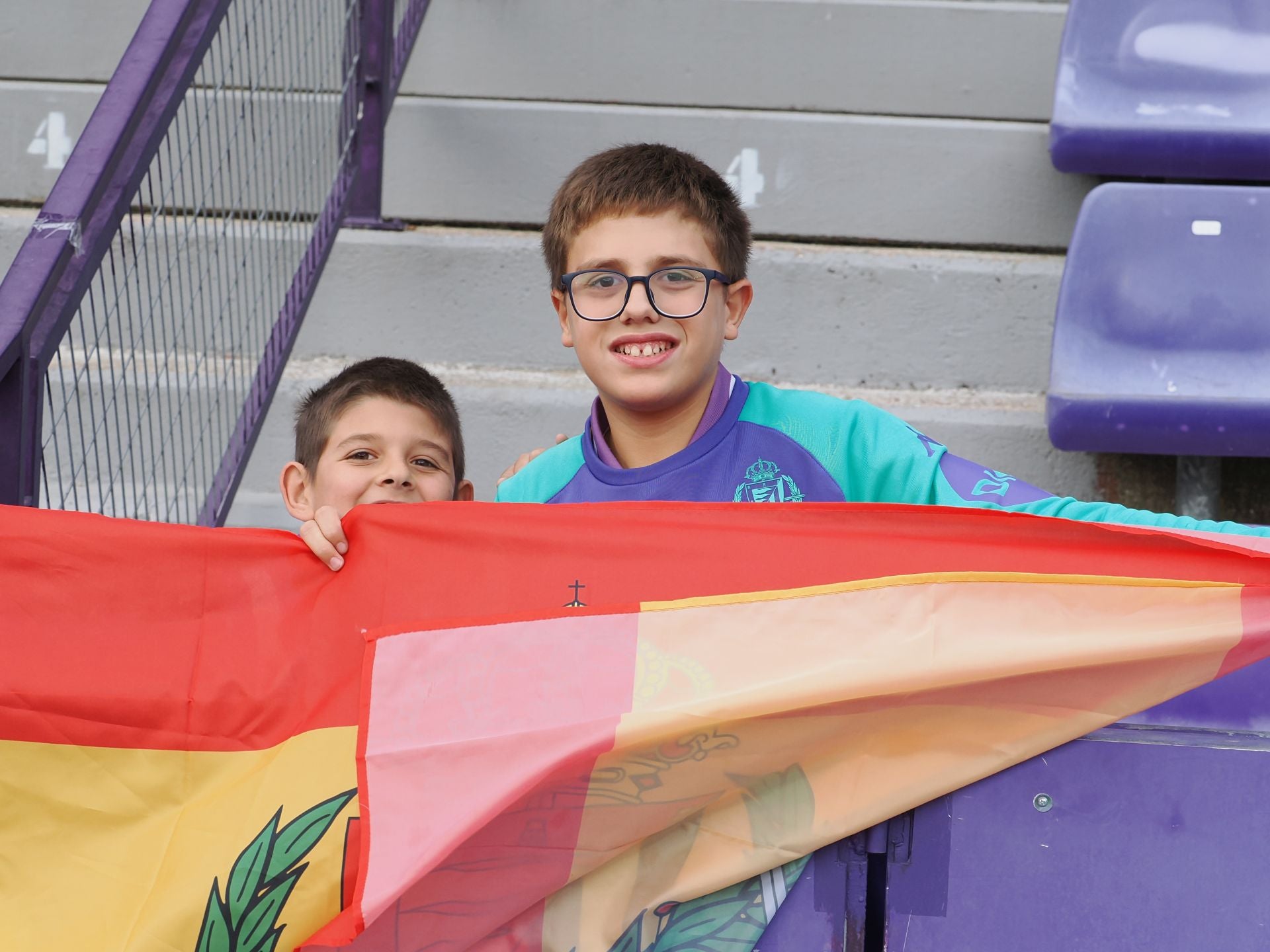 Búscate en la grada del Real Valladolid-Sporting de Gijón (1/4)
