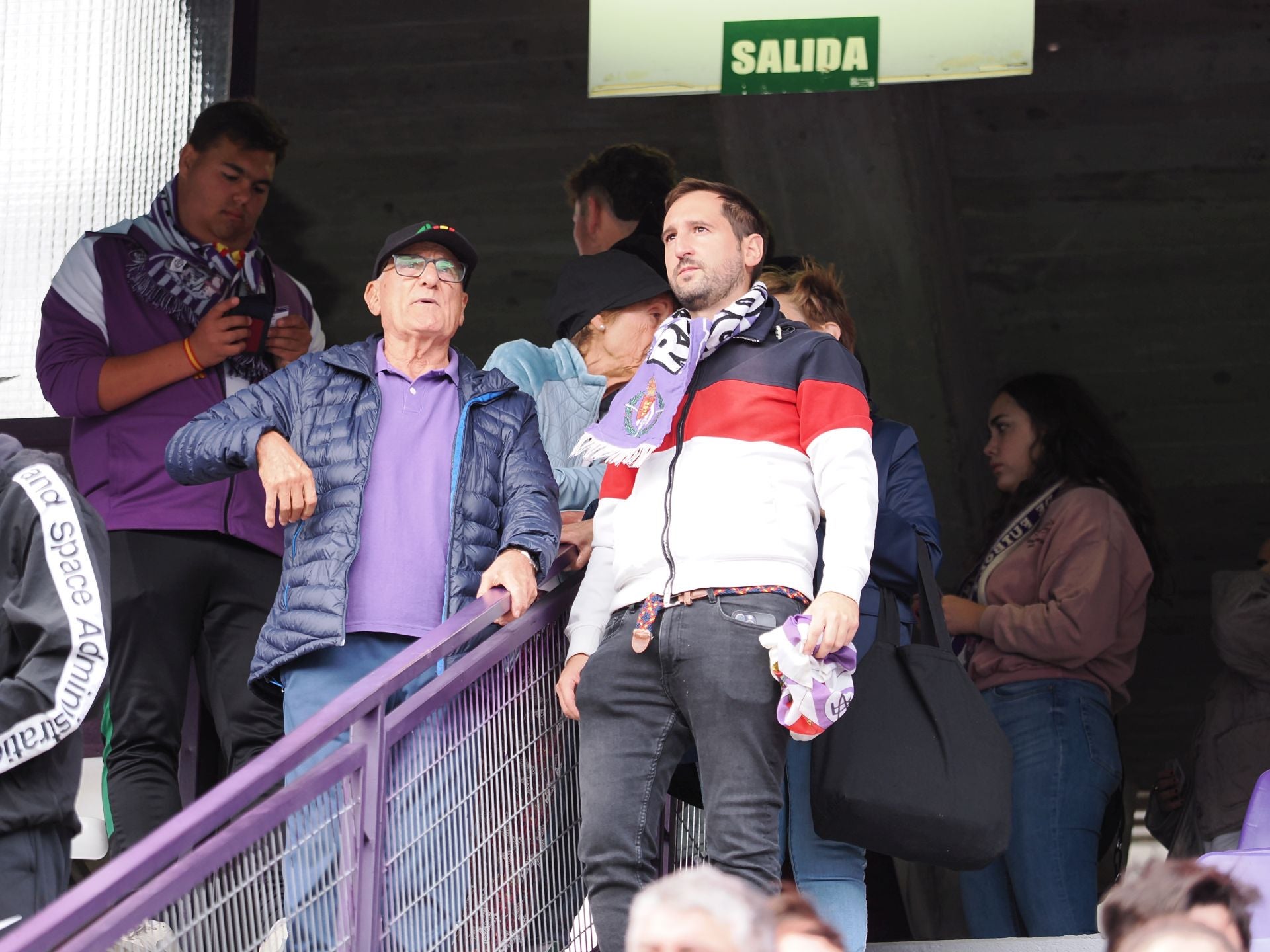 Búscate en la grada del Real Valladolid-Sporting de Gijón (4/4)