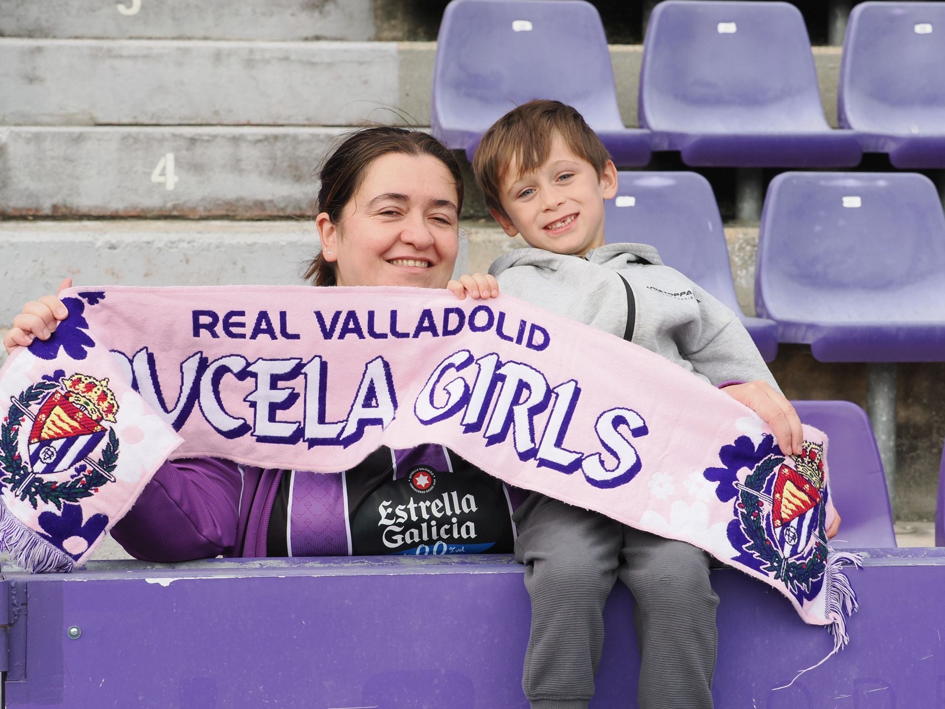 Búscate en la grada del Real Valladolid-Sporting de Gijón (4/4)