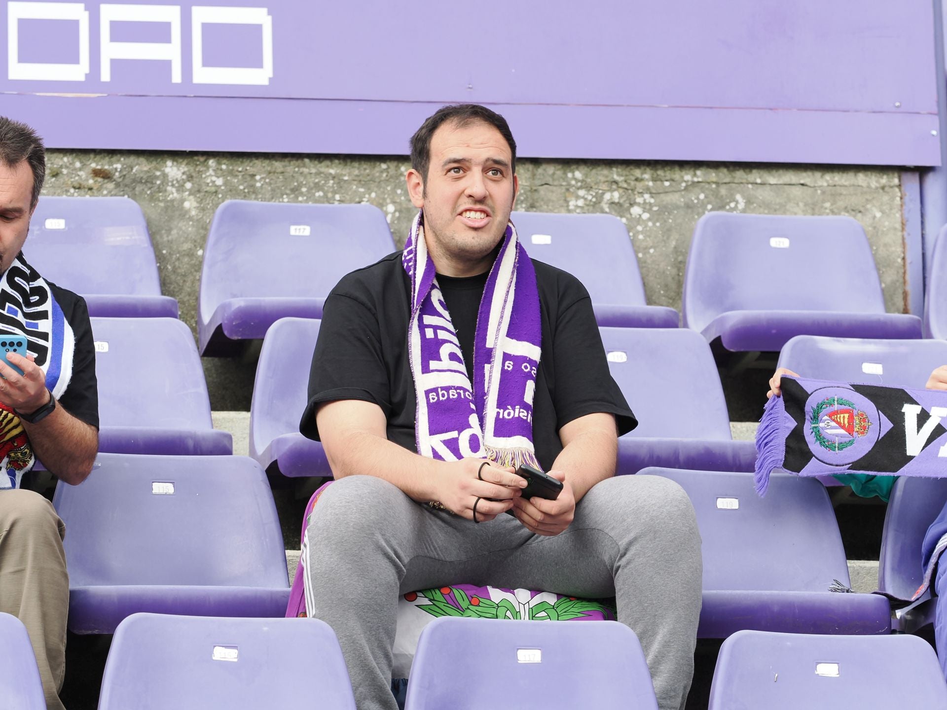 Búscate en la grada del Real Valladolid-Sporting de Gijón (4/4)