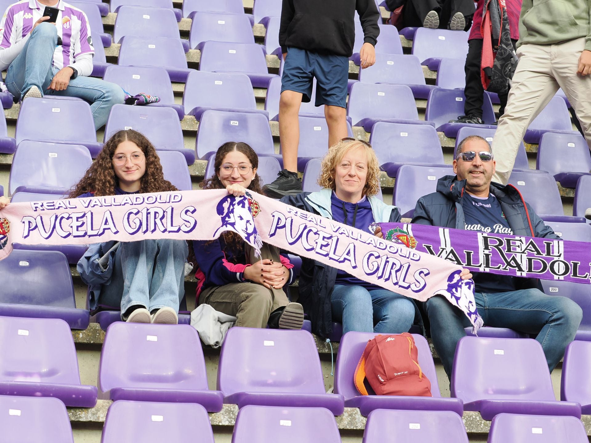 Búscate en la grada del Real Valladolid-Sporting de Gijón (4/4)