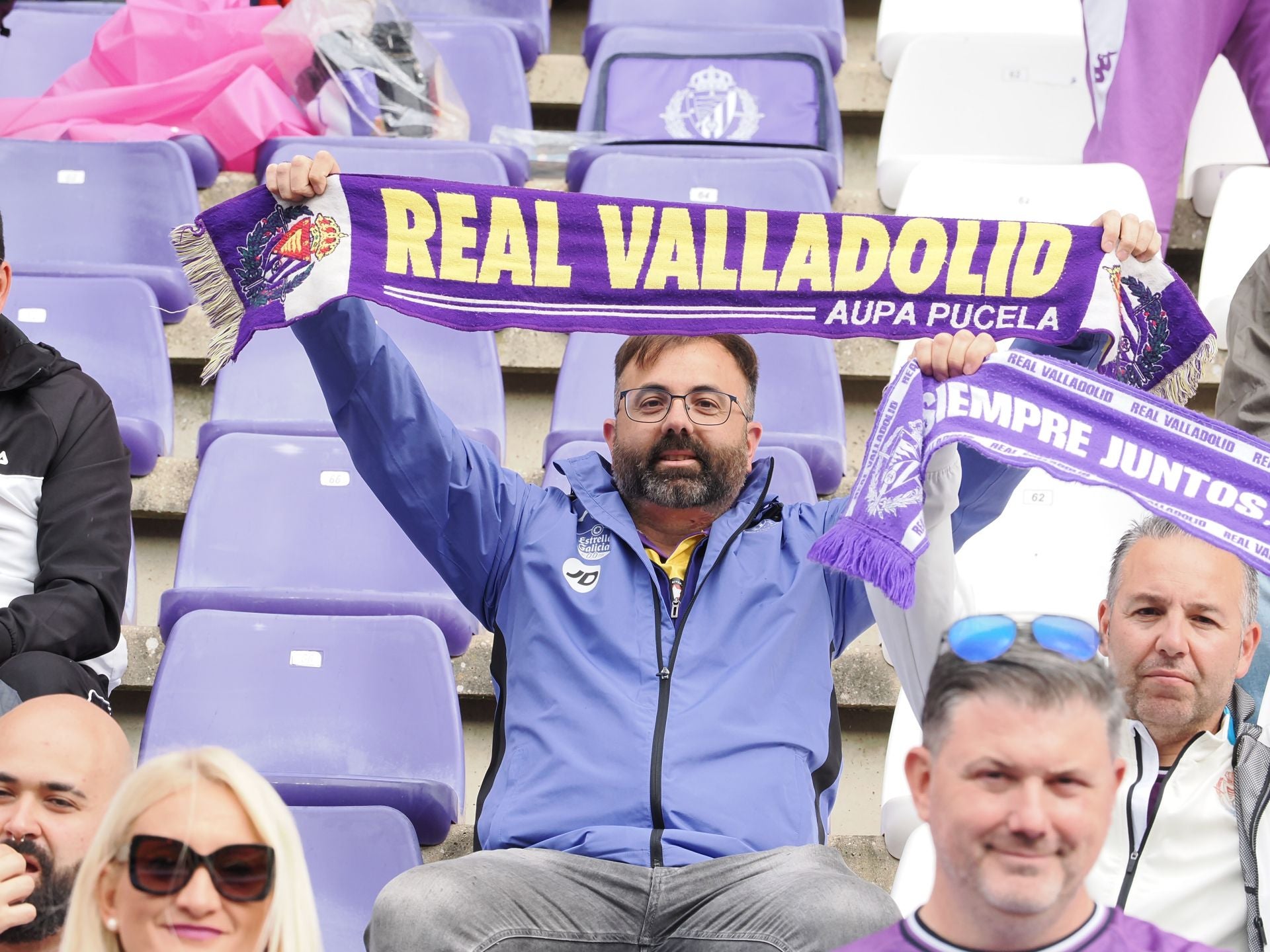 Búscate en la grada del Real Valladolid-Sporting de Gijón (2/4)
