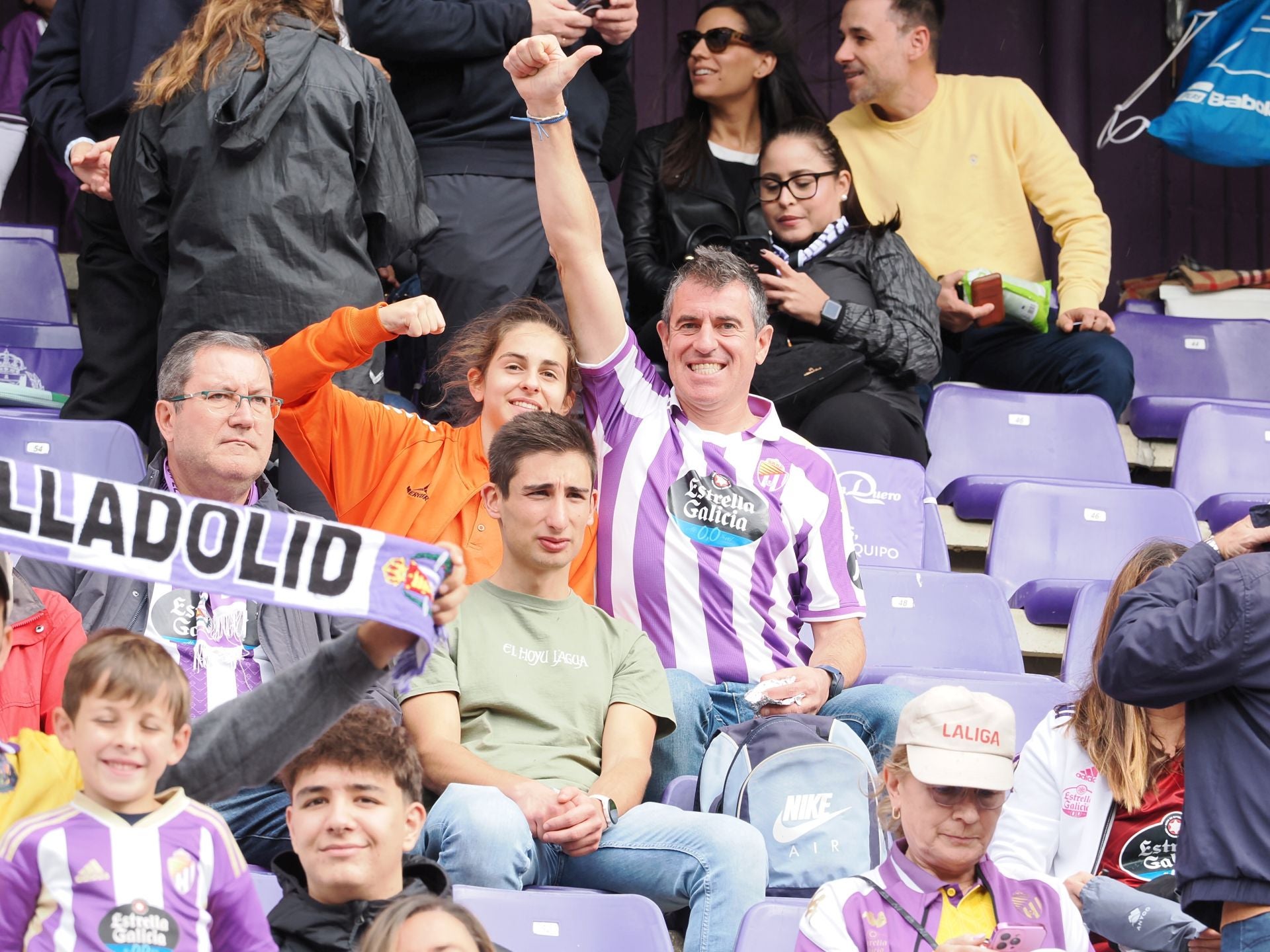 Búscate en la grada del Real Valladolid-Sporting de Gijón (2/4)