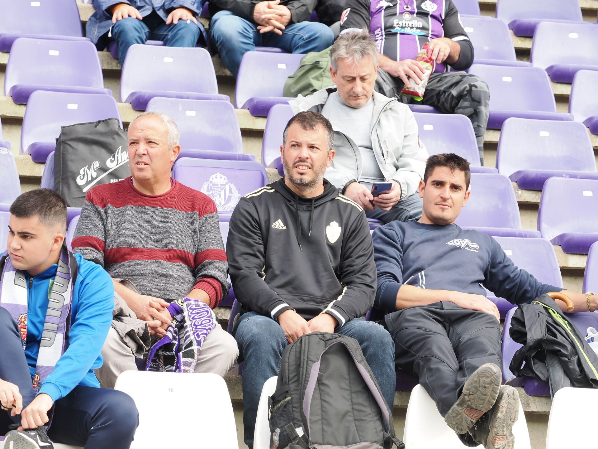 Búscate en la grada del Real Valladolid-Sporting de Gijón (2/4)