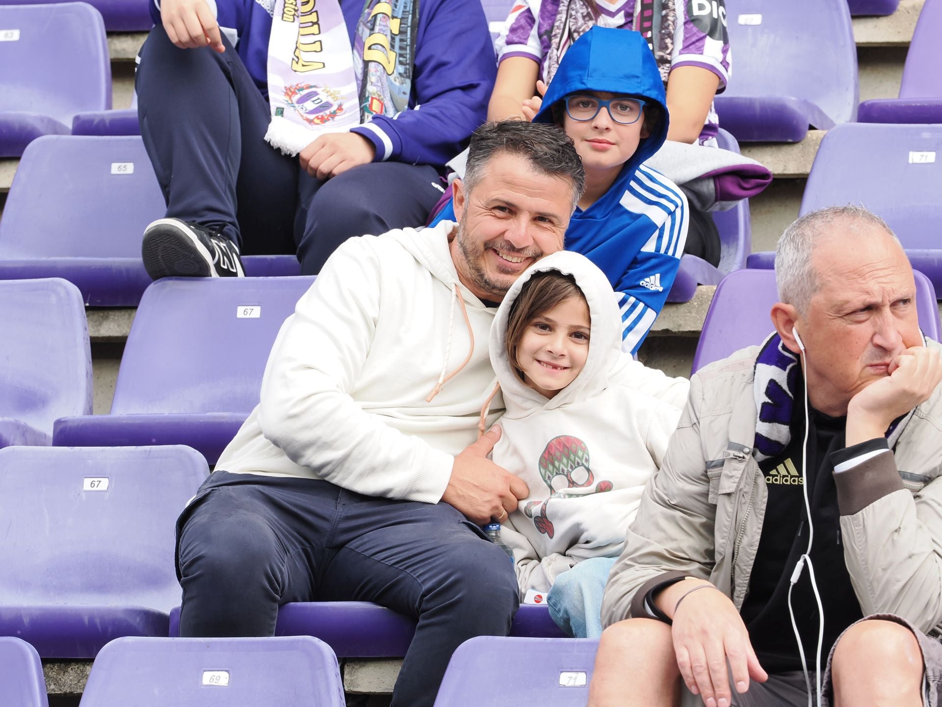 Búscate en la grada del Real Valladolid-Sporting de Gijón (3/4)