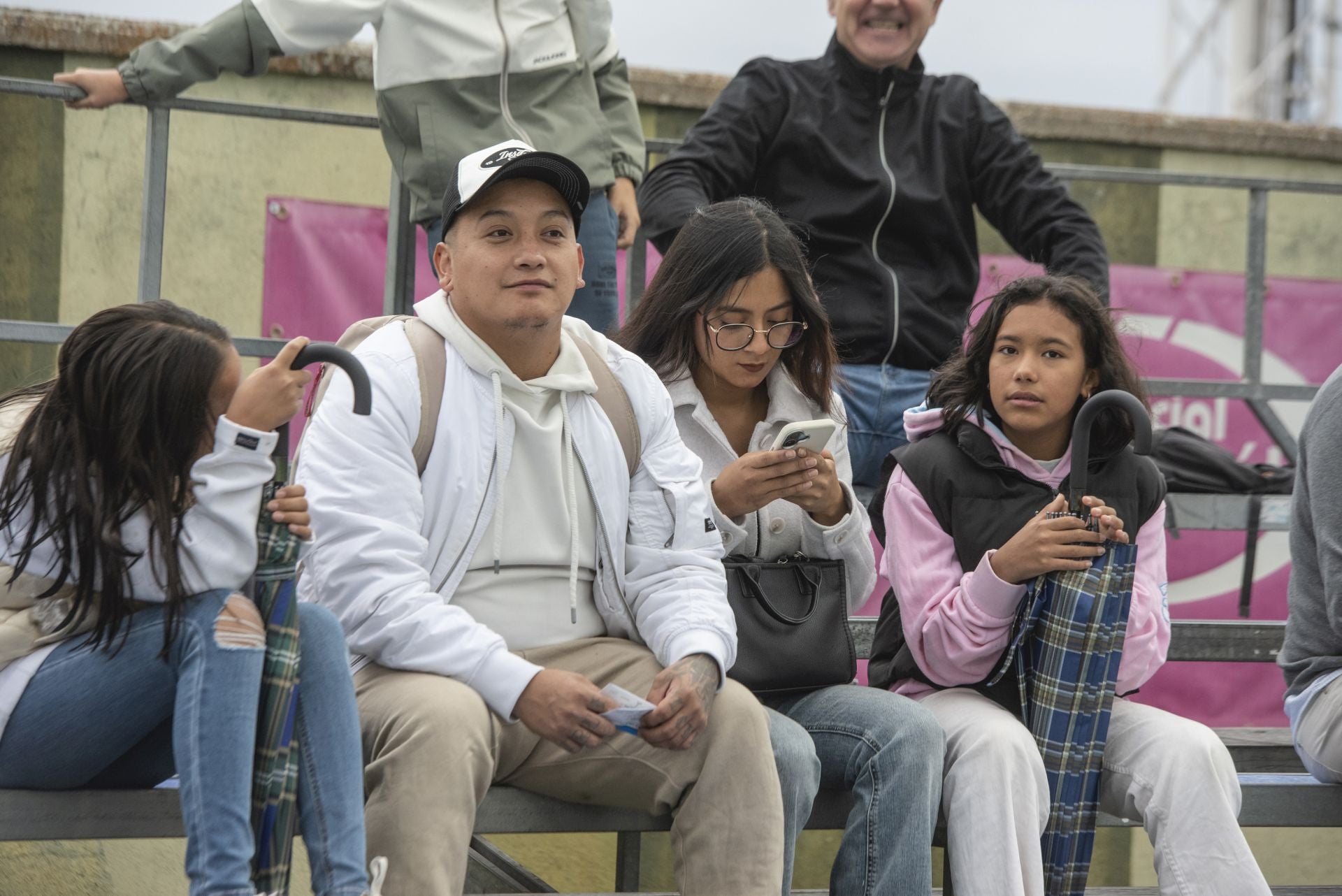 Búscate en las gradas de La Albuera durante el Segoviana vs Ávila