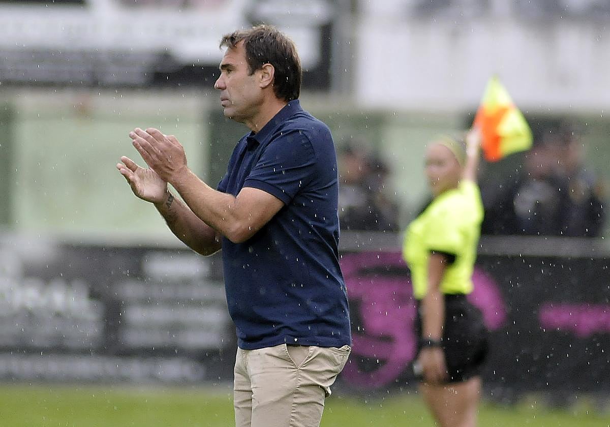 Iñaki Bea, durante el partido ante el Ávila.