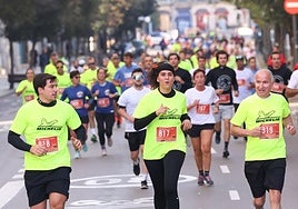 Un grupo de corredores durante la carrera del pasado año.