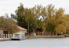 Dársena del Canal de Castilla, donde apareció el cuerpo sin vida de Luis Ángel Gómez.