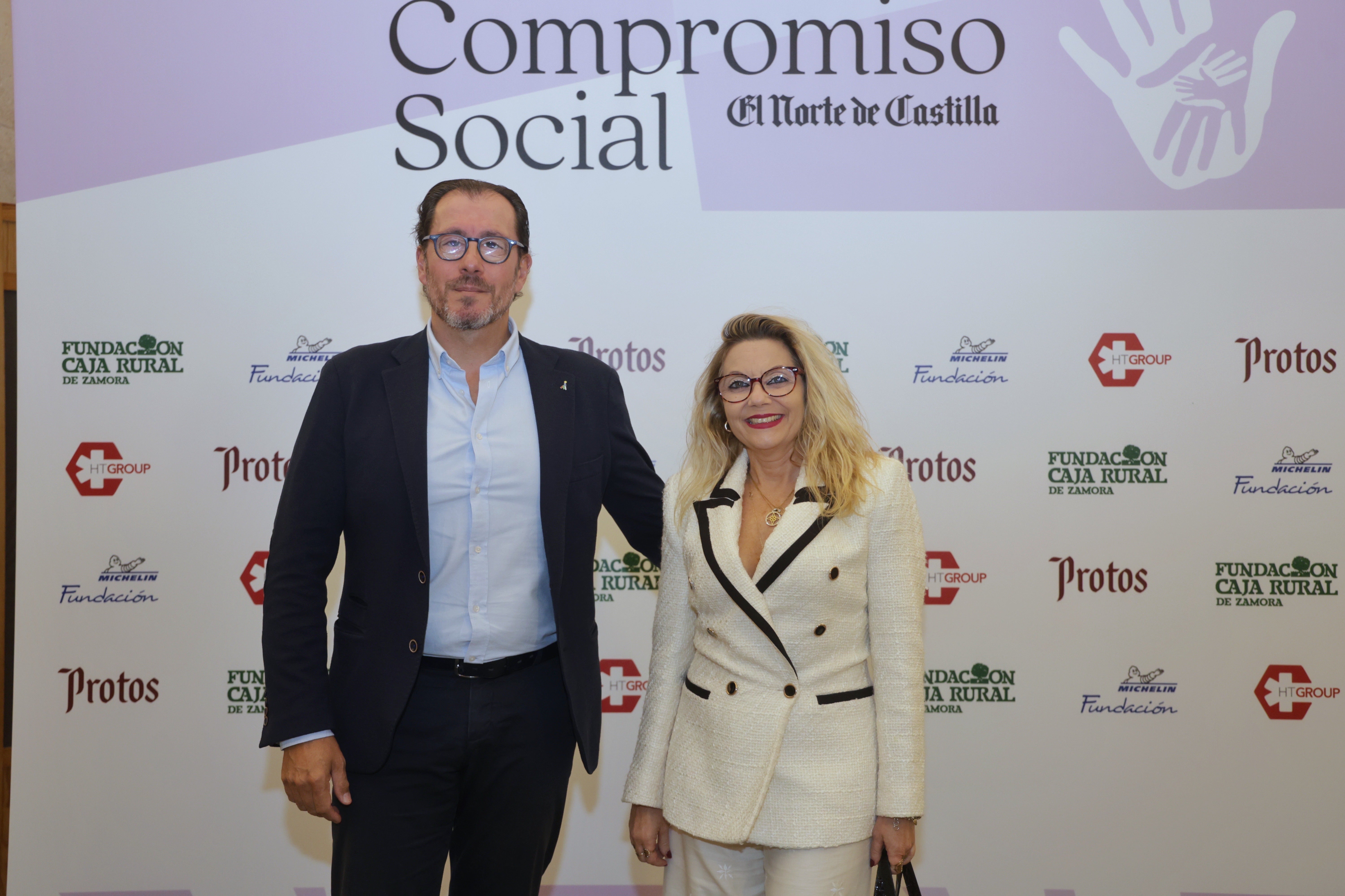 Ismael Pérez, delegado de la ONCE en Castilla y León, y Begoña Sánchez.