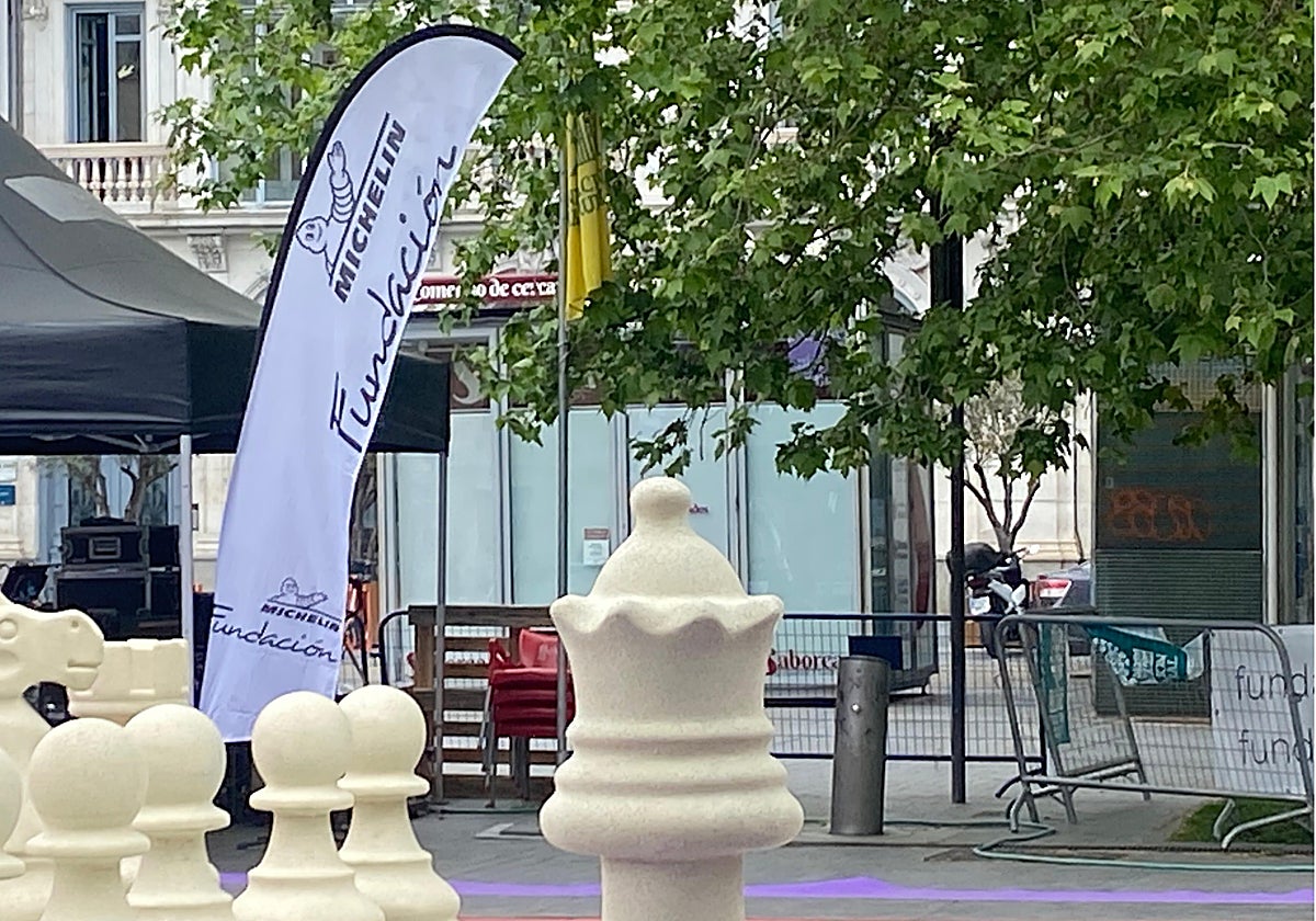 Proyecto 'Pequeños gigantes' de ajedrez en la acera Recoletos (Valladolid)