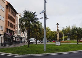 Cámaras en la plaza de León, para controlar la entrada por Eduardo Dato y las salidas por Antonio Maura y Alonso Fernández de Madrid.