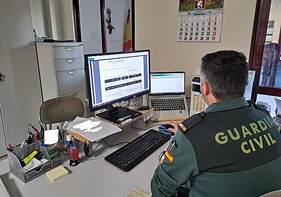 Un agente de la Guardia Civil.