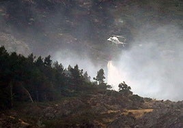 Incendio en las inmediaciones de la estación de esquí de La Pinilla, el pasado septiembre.