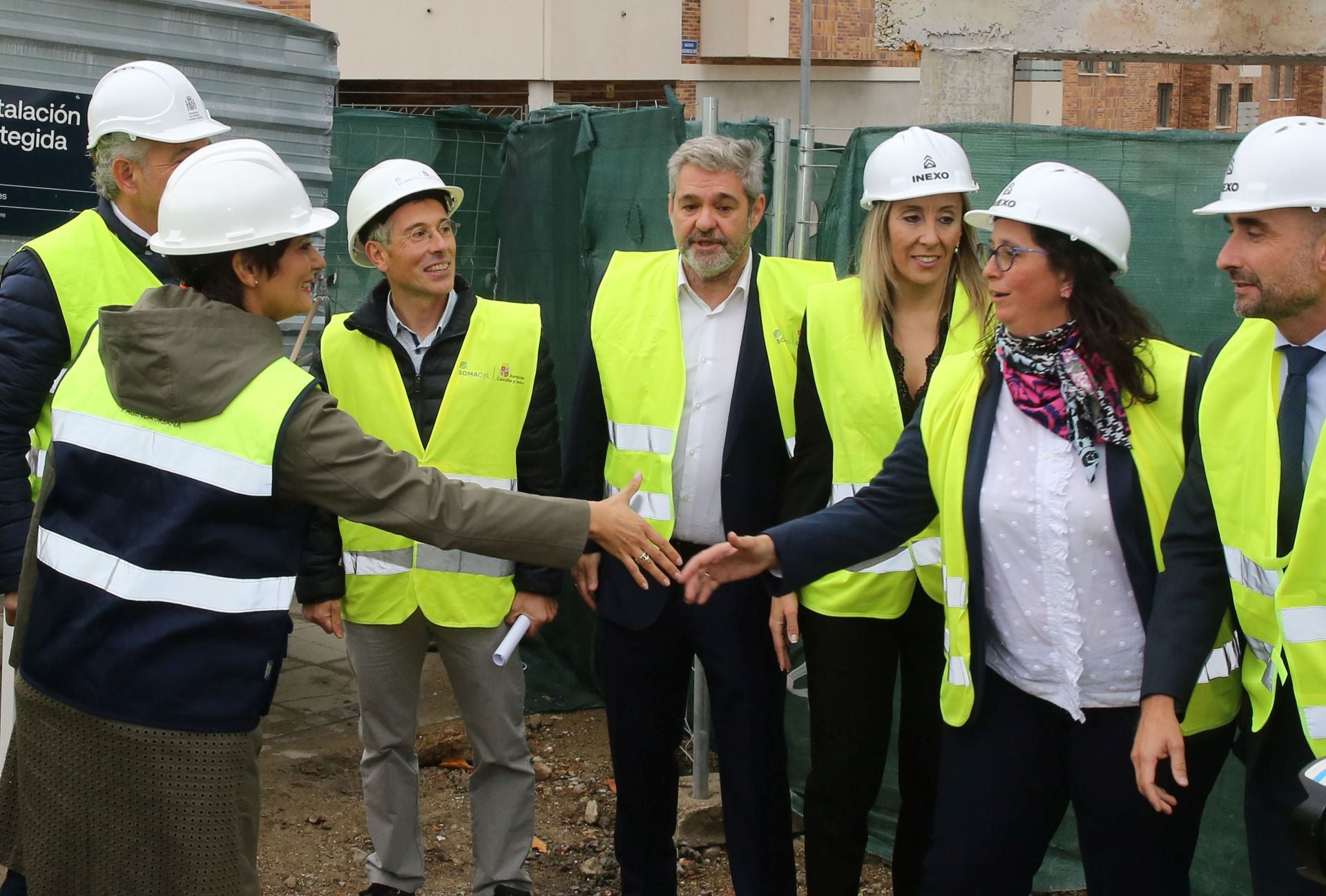 Fotos de la visita de la ministra a las obras de las viviendas colaborativas