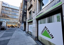 Obras de la nueva tienda de Leroy Merlin en el Atrio de Santiago.