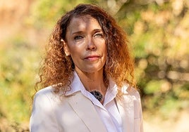 La gerente de la Fundación Las Médulas, Marian Revuelta, durante la entrevista en el paraje berciano Patrimonio de la Humanidad.