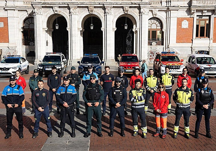 Cuerpos de seguridad de Valladolid que acudieron a la emergencia de la DANA de Valencia.