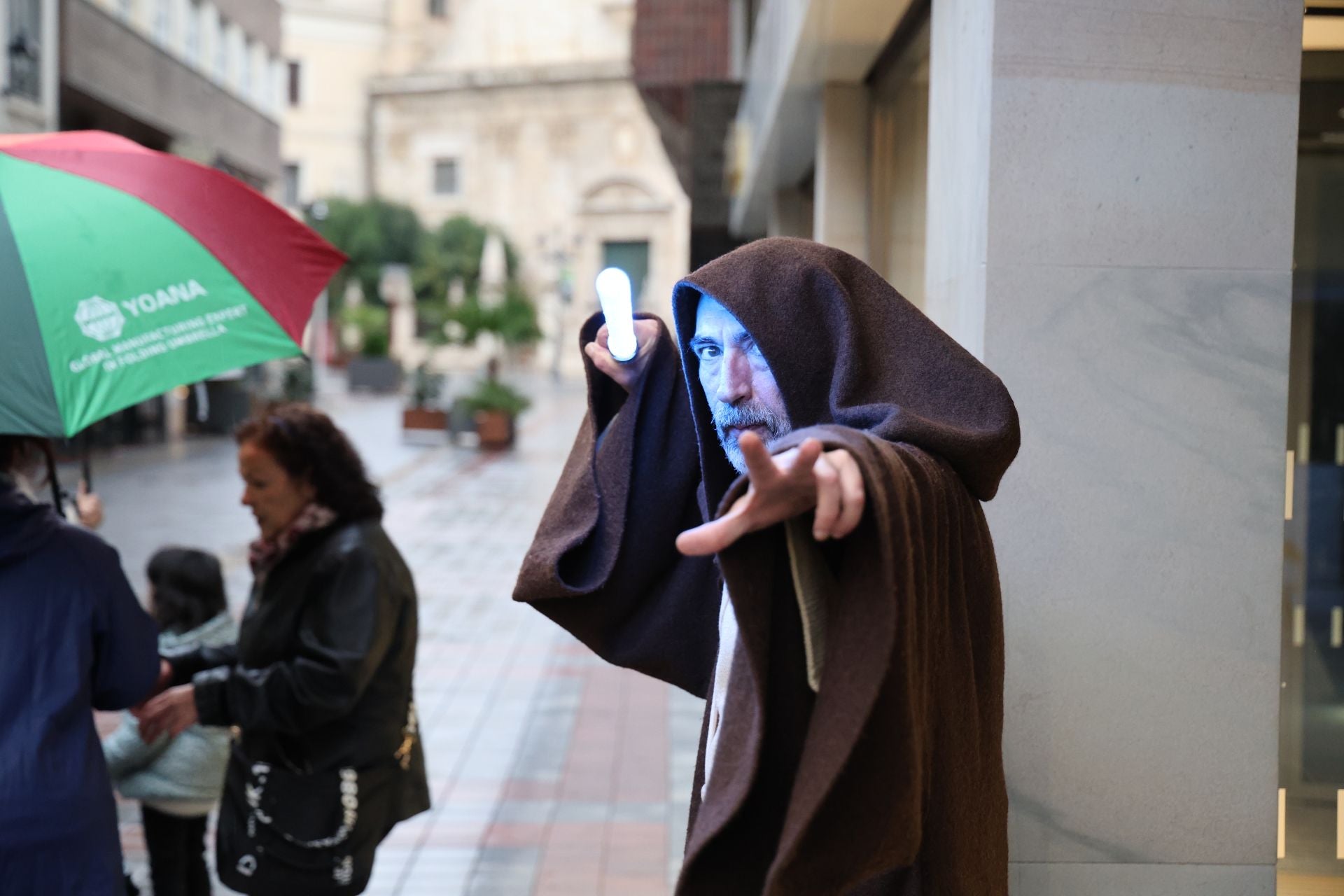 Los protagonistas de Star Wars desafían a la lluvia en Palencia