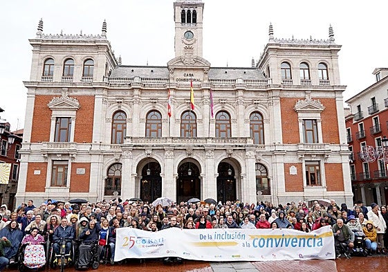 Participantes en la marcha que festejaba los 25 años de Cermi en Castilla y León.