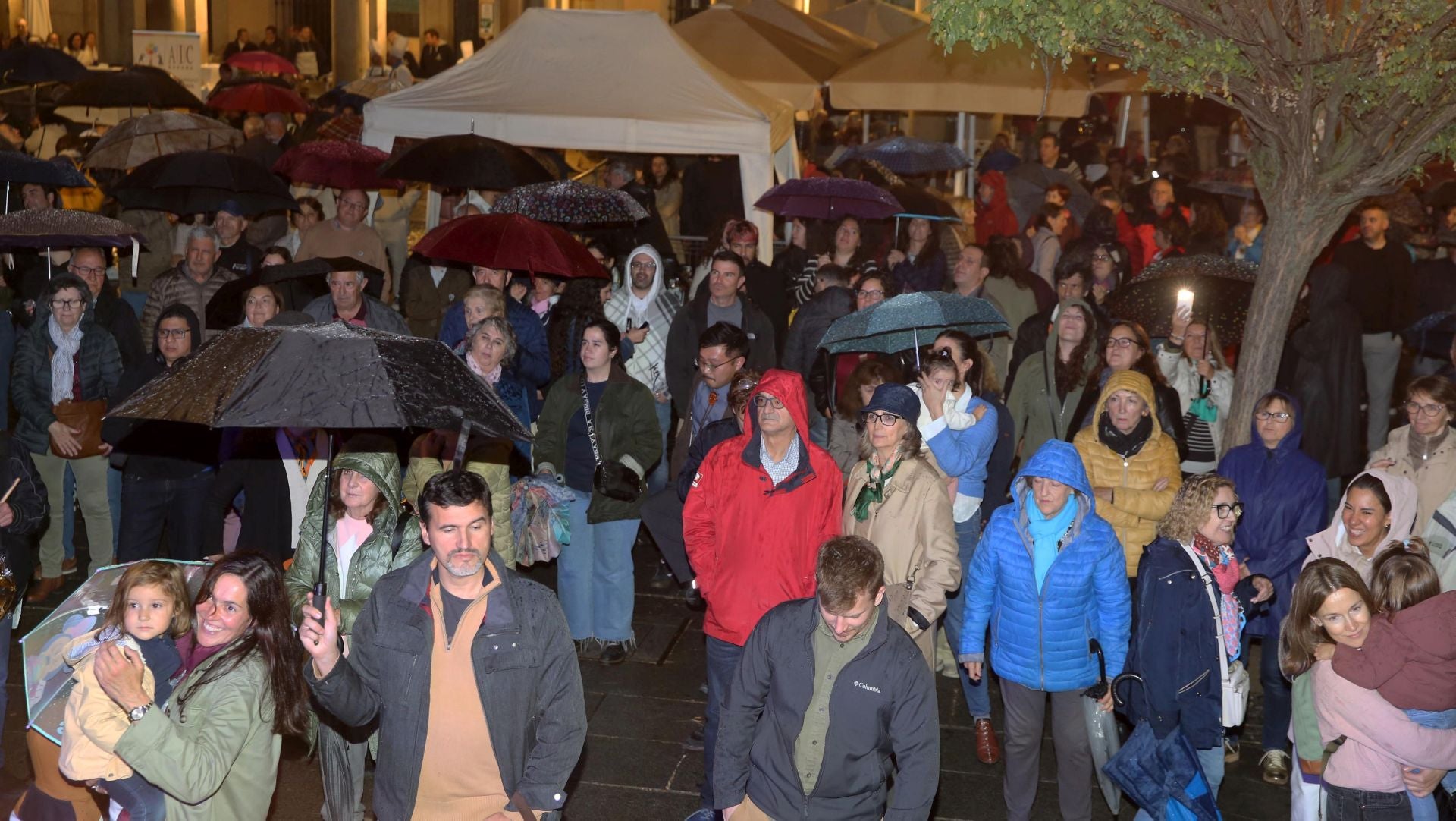 El prodigioso Paso de la Hoja y las sopas del santo, en imágenes