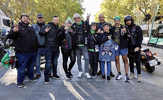 Miembros de Rock on Wheels en Valladolid, liderados por José 'El Presi' (segundo por la derecha).
