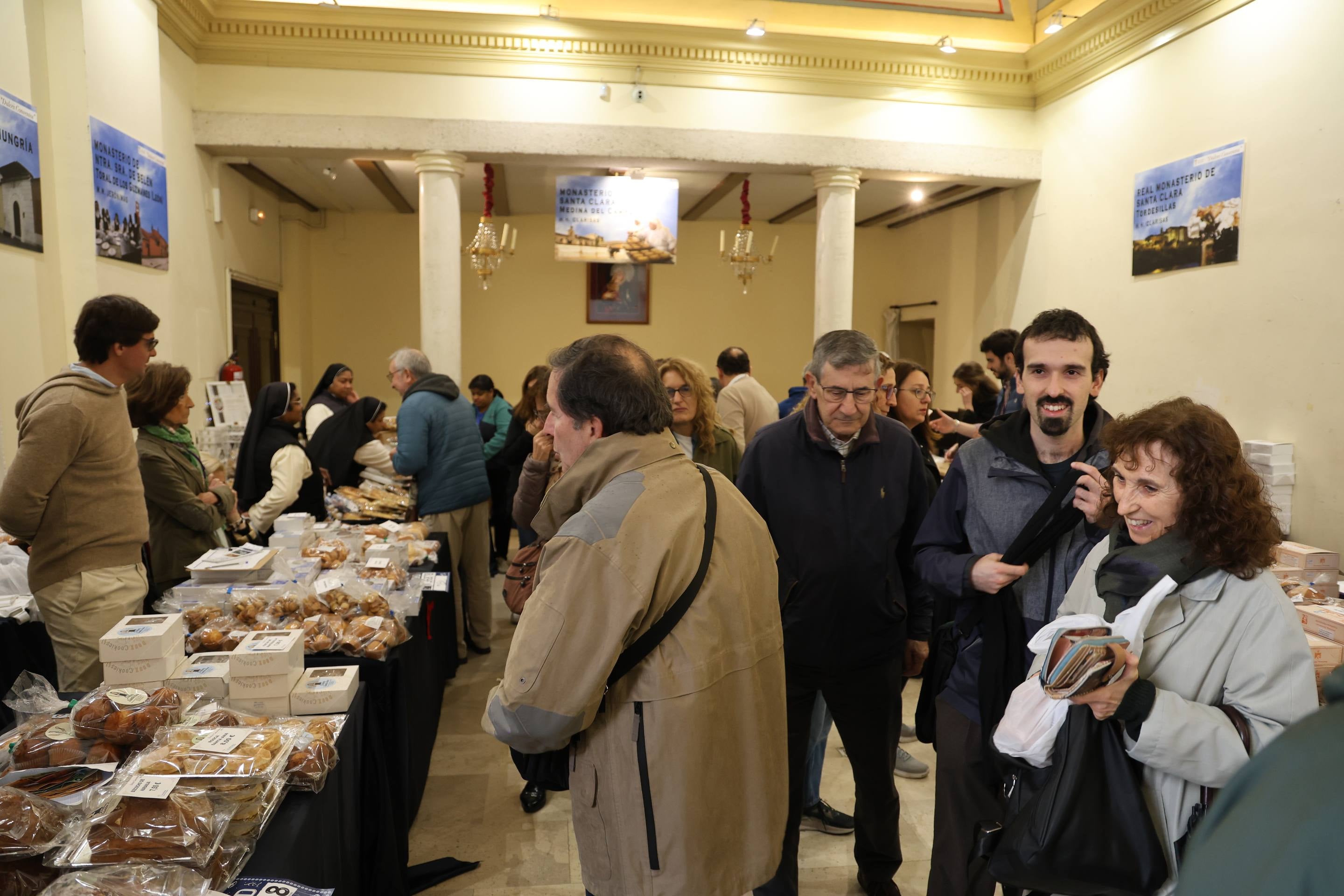 La venta de dulces de las monjas en Las Angustias, en imágenes